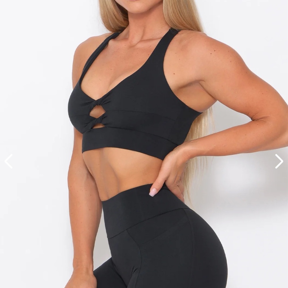 Bombshell Sportswear Twisted Sports Bra. Size S
